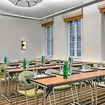 Augustine Hotel, Hotel