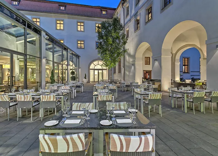 Augustine, A Luxury Collection Hotel, Otel 5*