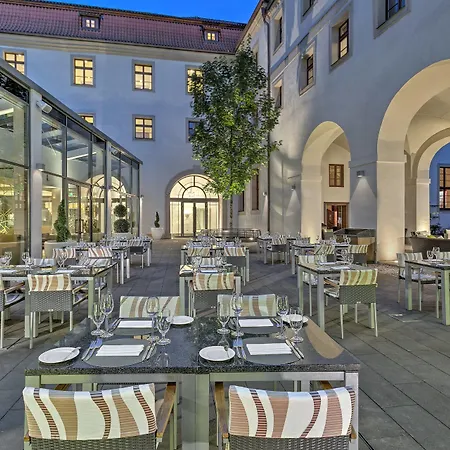 Augustine, A Luxury Collection Hotel, Hotel 5*