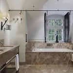 Ξενοδοχείο Augustine Hotel, 5*