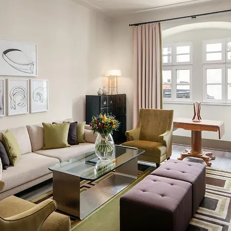Augustine, A Luxury Collection Hotel, Отель 5*