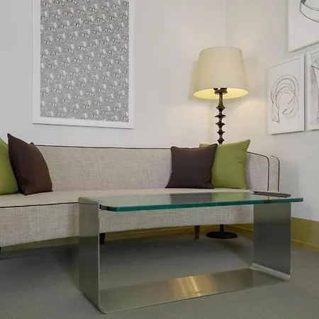 Augustine, A Luxury Collection Hotel, מלון 5*