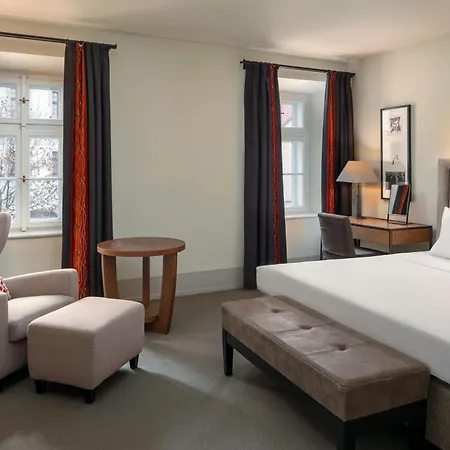 Augustine, A Luxury Collection Hotel, מלון