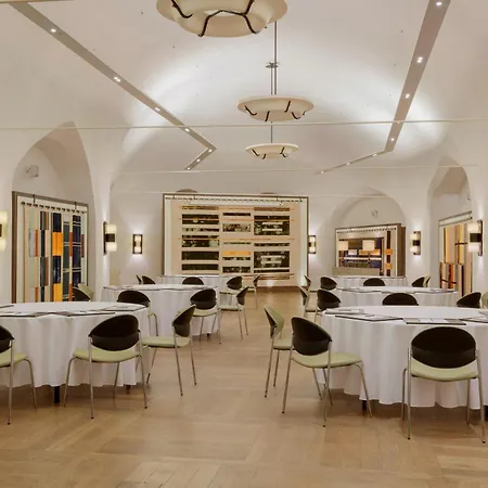 Augustine, A Luxury Collection Hotel, מלון 5*