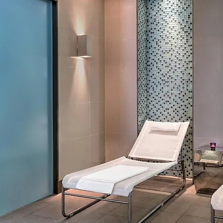 Augustine, A Luxury Collection Hotel, מלון