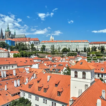 Augustine, A Luxury Collection Hotel, מלון 5*