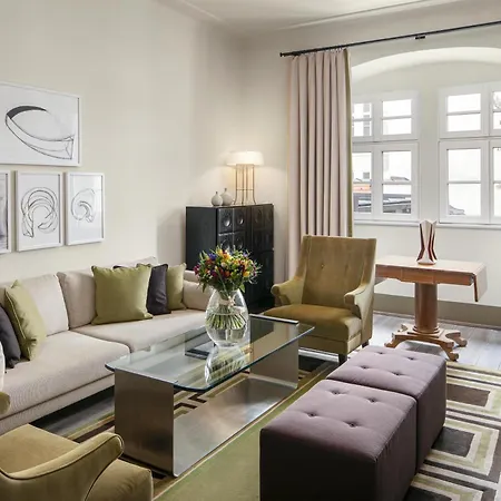 호텔 Augustine Hotel, 5*