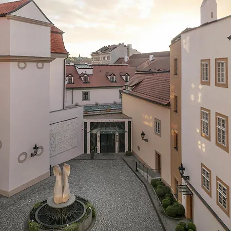 Augustine Hotel, 5*