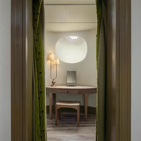 Augustine Hotel,