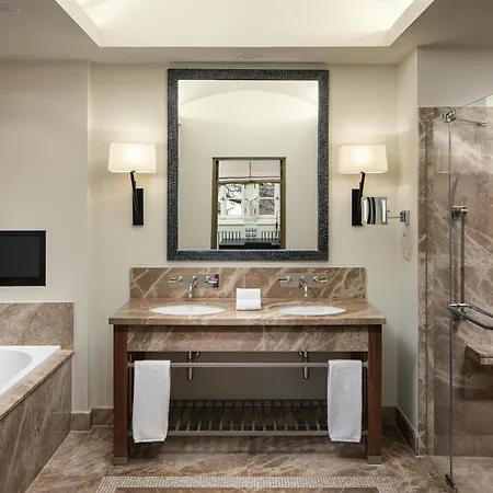 Augustine Hotel, 5*