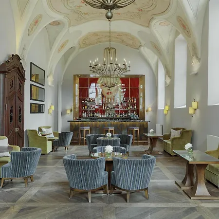 호텔 Augustine Hotel, 5*