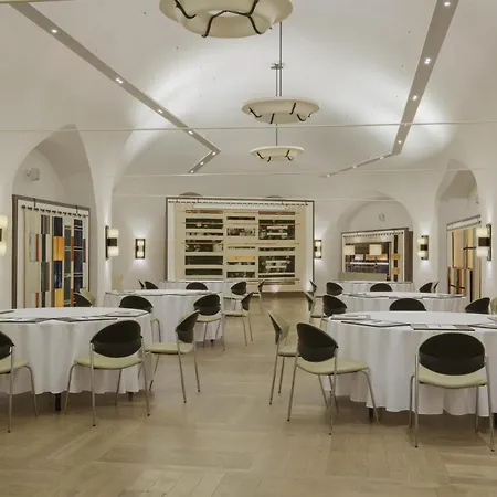 Augustine Hotel, Hotel Praag